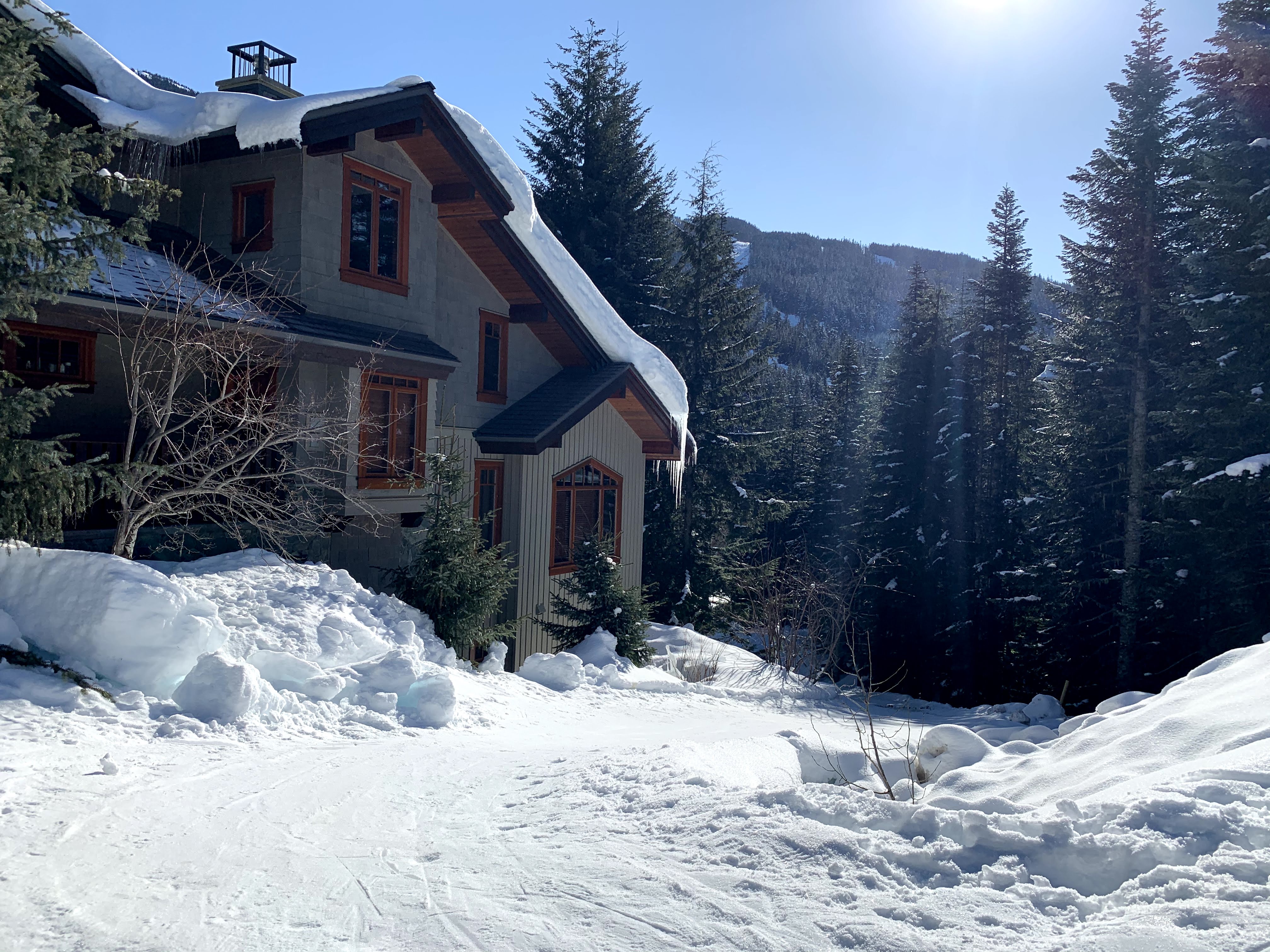 Ski-out from the Lookout