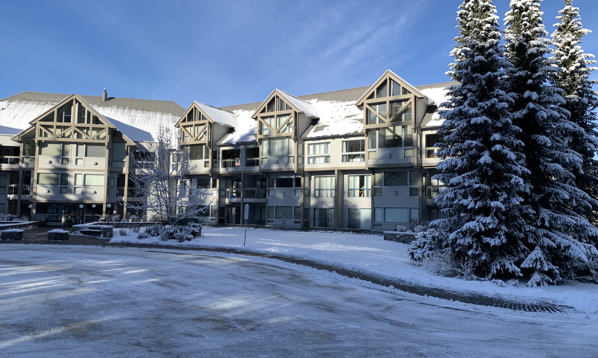 Greystone Lodge front view