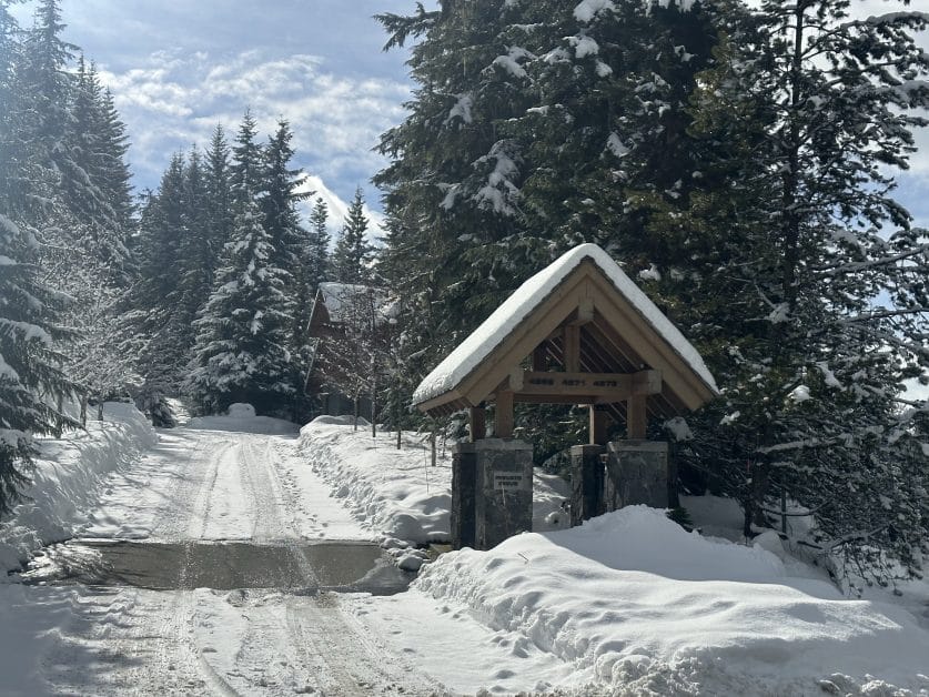 2024 Woodlands an enclave of 3 luxury houses with skihome trail